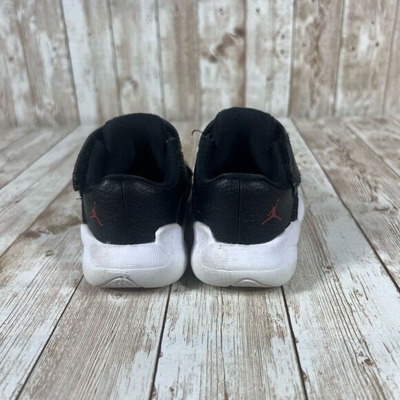Jordan cmft low toddler 6 black white red - Picture 3 of 8
